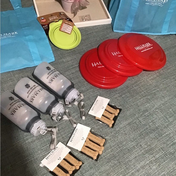 Arcadia Trail Collapsible Bowel.Brand New Comes with a mini frame for key chain. - Picture 9 of 9